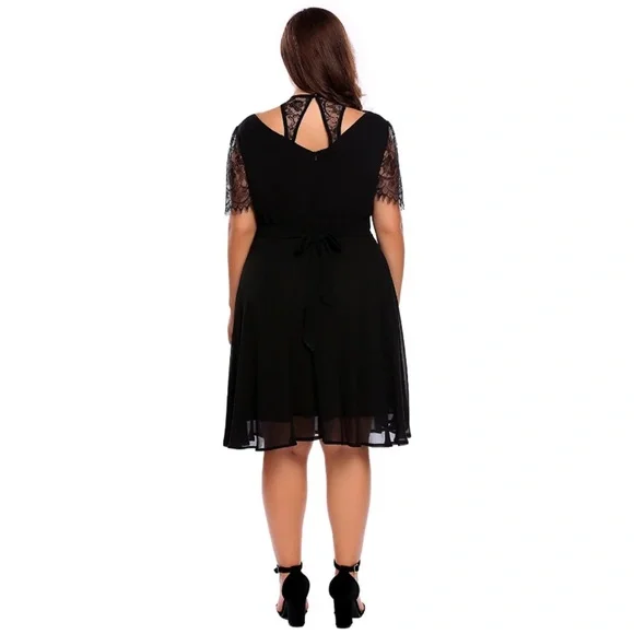 Sheer Lace Halter Yoke and Sleeves Chiffon Dress - Picture 2 of 4